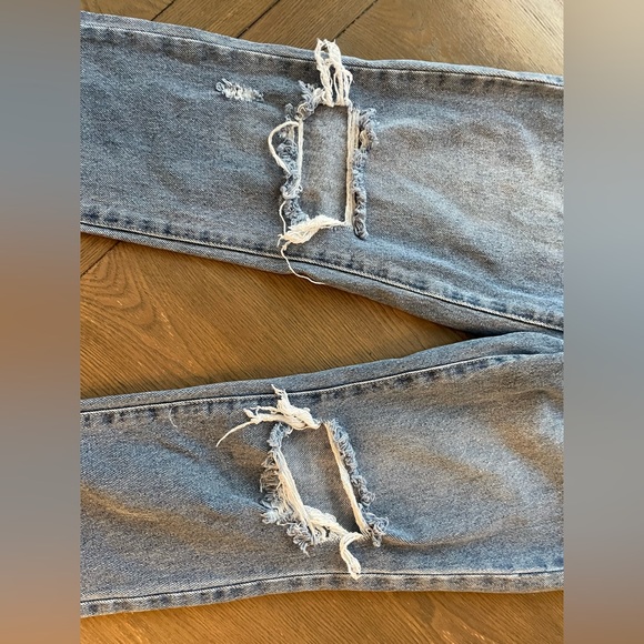 PacSun Eco Medium Blue Ripped Mom Jeans - Size 26 - Picture 3 of 7